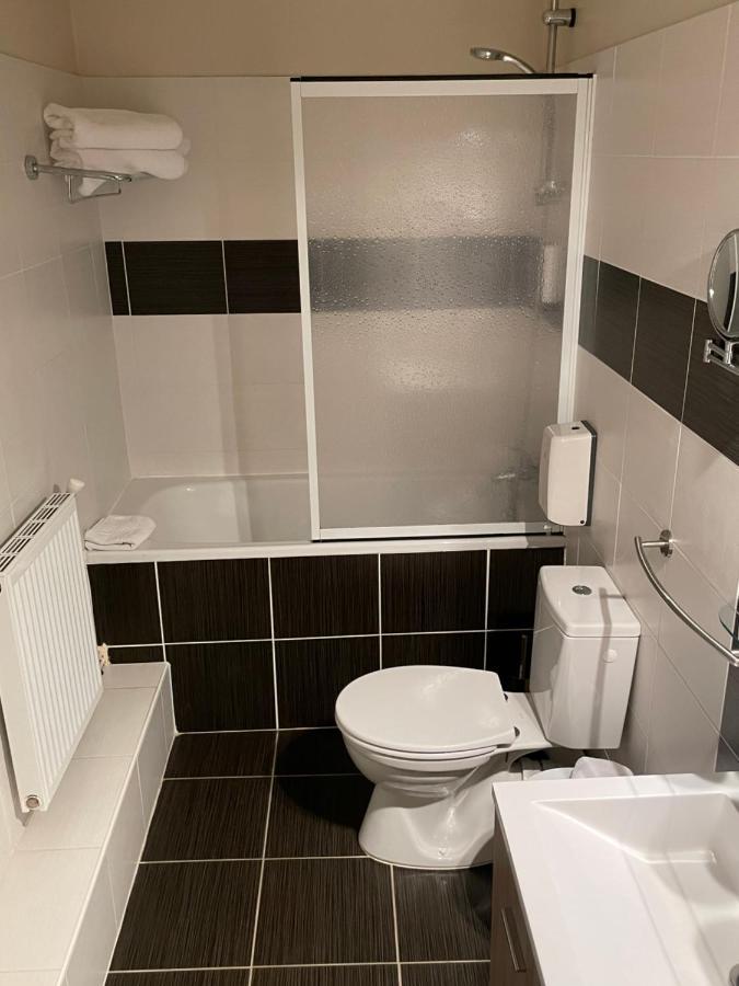 Contact Hotel Les Platanes Villeneuve Sur Lot Centre Εξωτερικό φωτογραφία