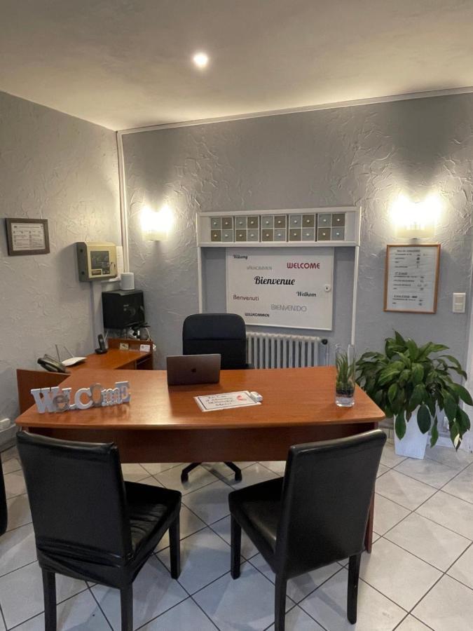 Contact Hotel Les Platanes Villeneuve Sur Lot Centre Εξωτερικό φωτογραφία