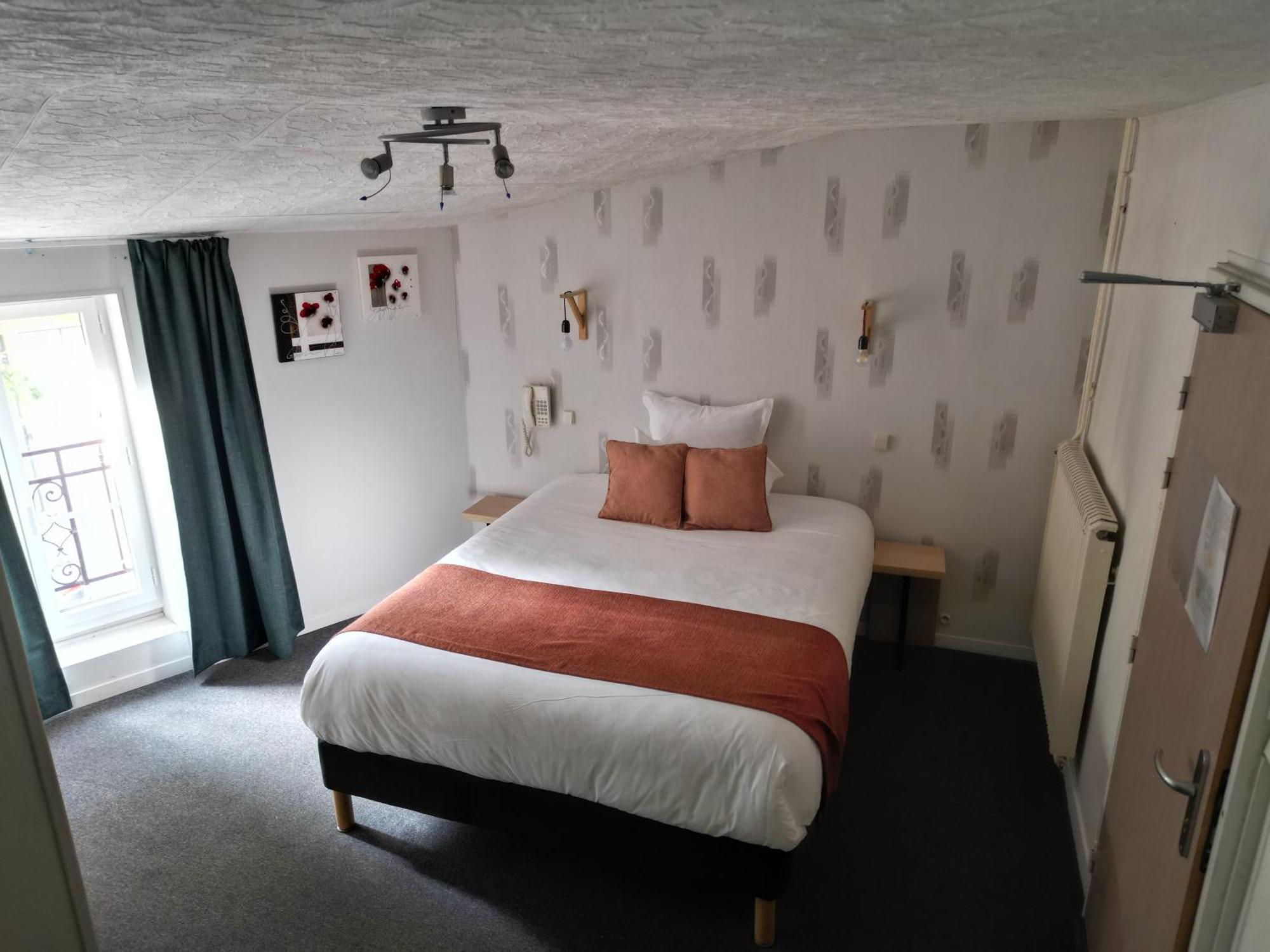 Contact Hotel Les Platanes Villeneuve Sur Lot Centre Εξωτερικό φωτογραφία