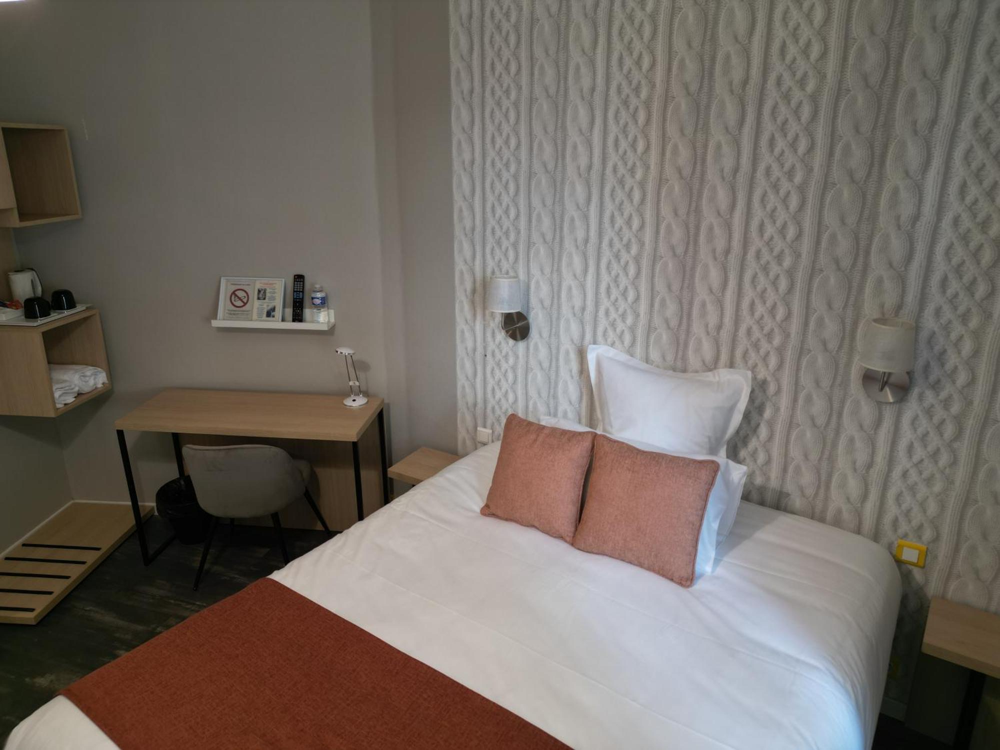 Contact Hotel Les Platanes Villeneuve Sur Lot Centre Εξωτερικό φωτογραφία