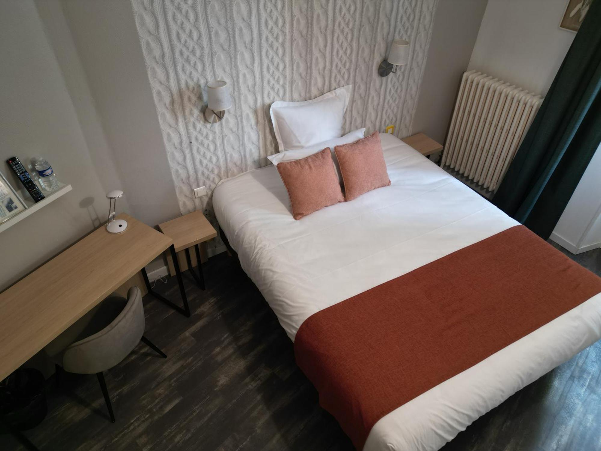 Contact Hotel Les Platanes Villeneuve Sur Lot Centre Εξωτερικό φωτογραφία