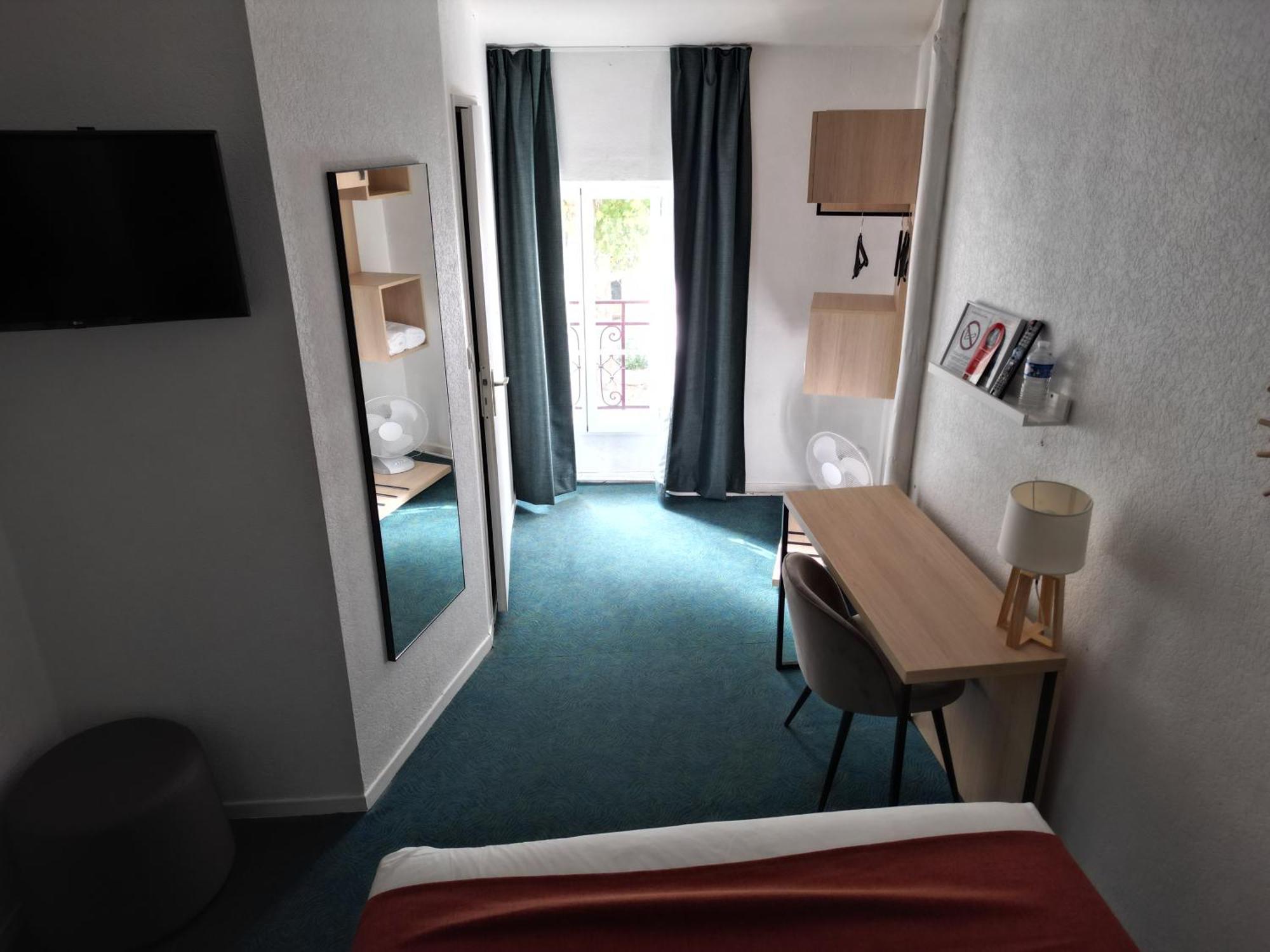 Contact Hotel Les Platanes Villeneuve Sur Lot Centre Εξωτερικό φωτογραφία