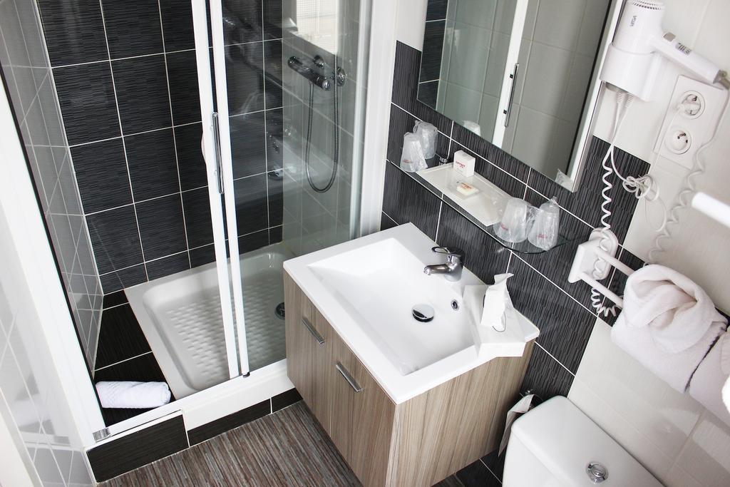 Contact Hotel Les Platanes Villeneuve Sur Lot Centre Εξωτερικό φωτογραφία