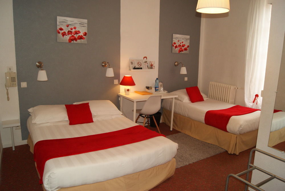 Contact Hotel Les Platanes Villeneuve Sur Lot Centre Εξωτερικό φωτογραφία