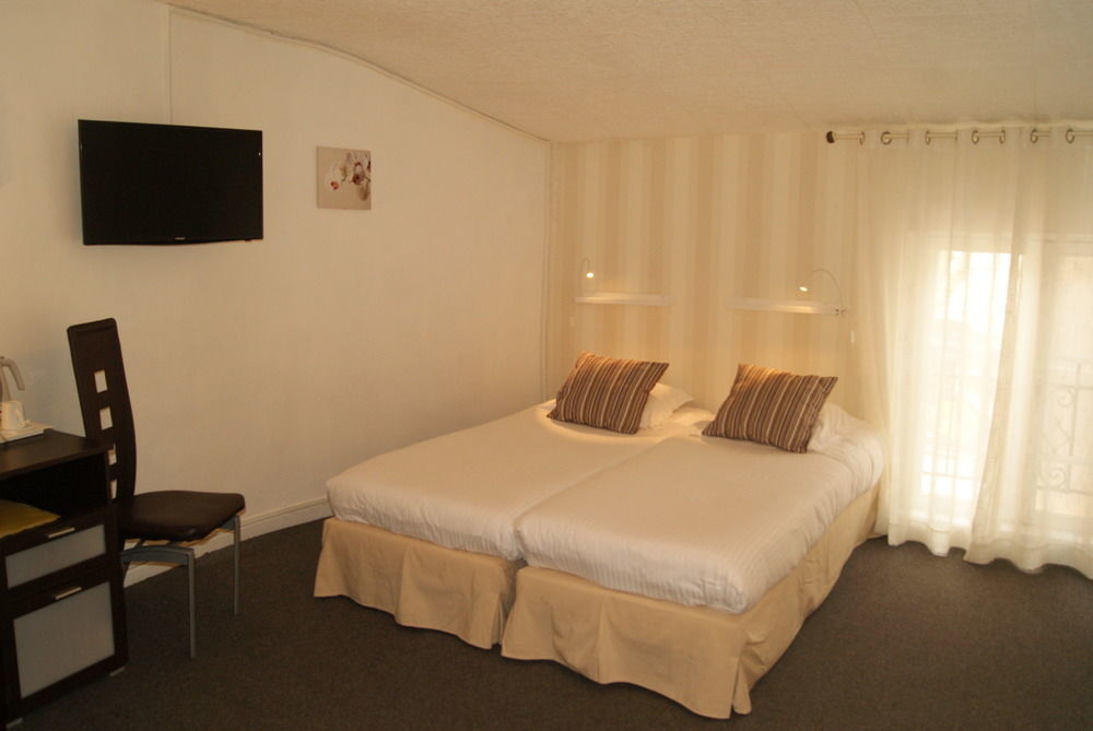 Contact Hotel Les Platanes Villeneuve Sur Lot Centre Εξωτερικό φωτογραφία