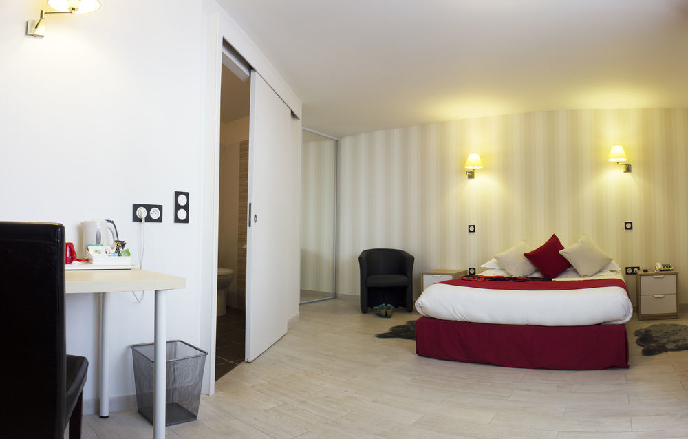 Contact Hotel Les Platanes Villeneuve Sur Lot Centre Εξωτερικό φωτογραφία