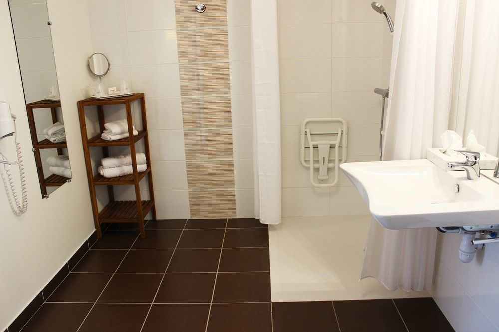Contact Hotel Les Platanes Villeneuve Sur Lot Centre Εξωτερικό φωτογραφία